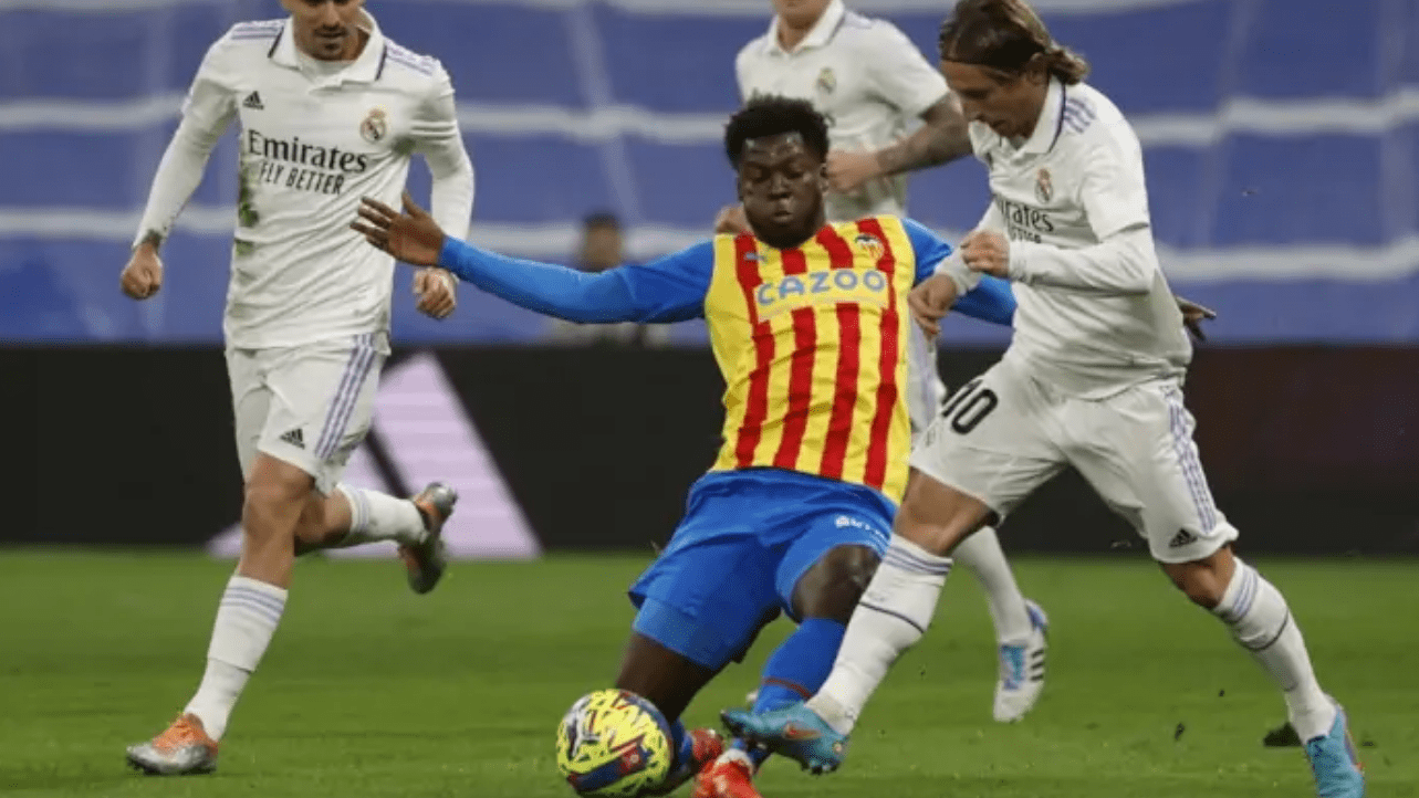 星空体育官方网站-窗口期AC米兰主帅复盘瓦伦西亚赛后调整名单，这操作让人直呼：门兴格拉德巴赫迎中超关键赛的简单介绍